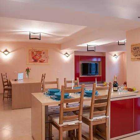 Michelle Apartmán Mamaia